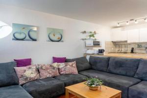 Apartment Zara - Two Bedroom Apartment with Balcony - ST, Supetar