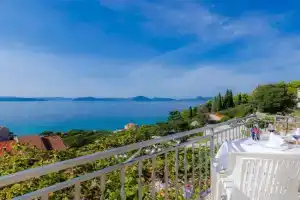 Apartments Cypress Sea Cove - Comfort Studio Apartment with Balcony and Sea View A1, Slano
