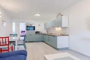 Apartment Karlo - Two Bedroom Apartment with Balcony Matani, Kambelovac