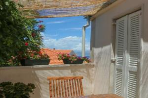 Apartment Tonka - Two Bedroom Apartment - ST, Supetar