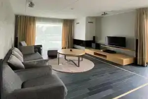 Stylish Sea-View Apartment by the Marina, Kuressaare