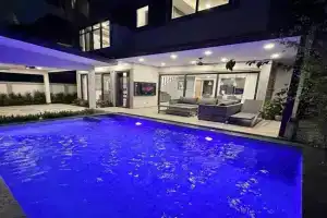 Super Luxury 3 Bedroom Private Pool Villa with Jacuzzi, Near 711, 10 minutes to Walking Street and Beach - MT6, Pattaya
