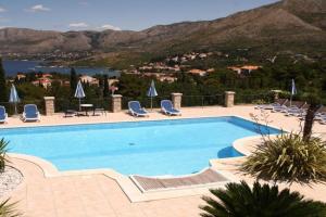 Villa Alegria - Studio Apartment with Patio and Garden View, Cavtat