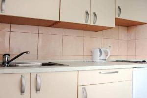 Apartments Pezo - Studio with Balcony and Sea View, Baska Voda