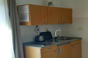 Apartments Vala - One Bedroom Apartment with Balcony and Sea View A4, Vinisce