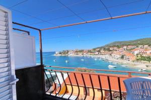 Apartments Peselj-Studio Apartment with Balcony and Sea View 1, Brna
