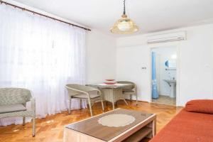 Apartments Zarac - One Bedroom Apartment with Balcony and Sea View Milanka, Zaton
