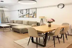 Cetinjska Palace Apartments, Belgrade