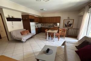 Basis Apartment, Karpenision