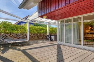 Küstenhaus mit Sauna und Kamin ca 400 vom Ostseestrand Guest house, Kolpinsee
