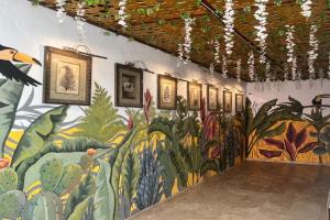 Esma Apart, Avsallar