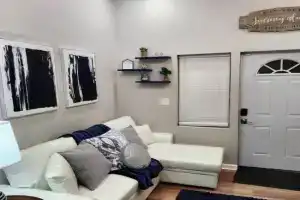 Stylish 1BR Near Heart of Town Apartments, Savannah