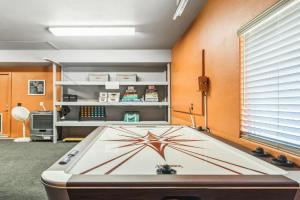 Beautiful Sunsets at 3BR Villa in, Reno