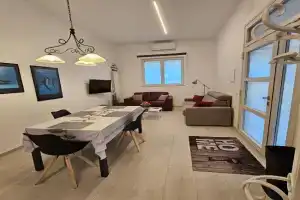 I Delfini Apartments, Sarzana