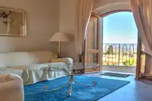 Casa nella Corte nel Centro di con balcone panoramico wifi e garage auto privato, San Gimignano