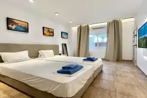 STAY Napa Velvet Apartment, Ayia Napa