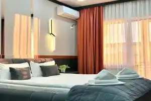 Suncor Hotel, Karakol