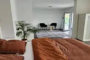 TheSuites Frankfurt-Airport - Studio Room - Private WC, Shared Bathroom, Hofheim