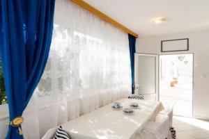 Apartments Villa Nikol - Two Bedroom Apartment with Sea View APT 4, Trpanj