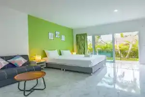 Karon Hotel at 22, Karon