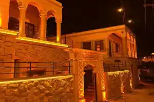 Zümrütü Anka Cave Hotel, Uerguep