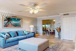 2BR townHome with Pool and Walking trails Guest house, Marco