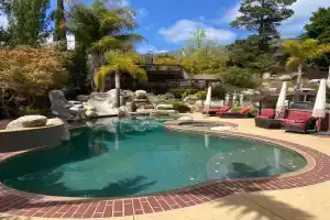 Oasis Private Entry Suite, Pool, Jacuzzi and more Guest house, San Luis Obispo