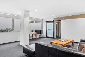 Gibson Mill waterfront warehouse apartment - 104, Hobart