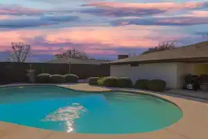 Spacious and Modern Home with Private Pool Guest house, Plano