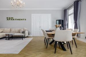 4BR - Zentral - Geräumig - Terrasse - Altbau - Netflix - Grill - Wifi Apartments, Wiesbaden