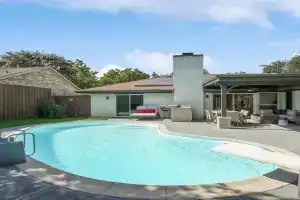 Modern Luxury Home Pool Oasis & Backyard Retreat Guest house, Plano