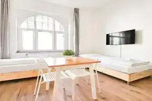 Tolstov Apartments - Studio Wohnungen - 15 Min zur Messe DUS, Ratingen