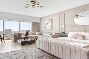 Silkhaus Gate Tower Luxurious Studio with City View, Abu Dhabi City