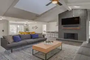 Charming 5BD-3BA in the Heart of -Sleeps 10 Guest house, Plano
