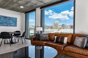 Best views! Lux 9th fl Gym Pking Pool Htub King BD Apartments, Salt Lake City