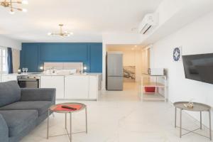 Palazzo Stella Penthouse with Jacuzzi by Vallettastay, Sliema