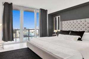 Penthouse Sky Suite - 2BDR2BTH - Private Rooftop Terrace, Hollywood