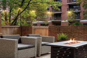 Luxurious Townhome in Kid-Friendly Villa, Arlington