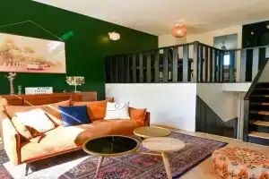 Elegant 2 bedroom triplex with parking, Honfleur