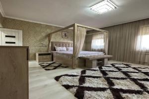 Oybek Apartment in the City Center, Tashkent