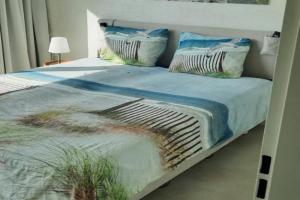 Cozy apartment with sea view and parking place, Bredene