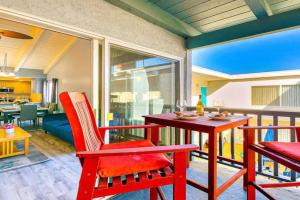 Balboa Peninsula Hidden Gem with Private Balcony & Stunning Views Guest house, Newport Beach
