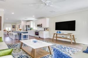 1 Mi to Riverwalk Brand New Home Guest house, Bradenton