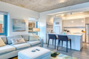 Modern Apt In Kendall Square Apartments, Boston