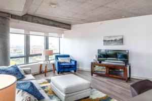 Modern Apt with Gym & Terrace Apartments, Boston