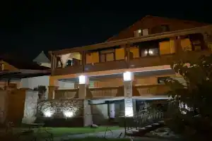 8 rooms, Mtskheta