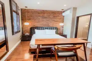 Self Check-In Boutique Hotel - Quartier latin - Room 202, Montreal