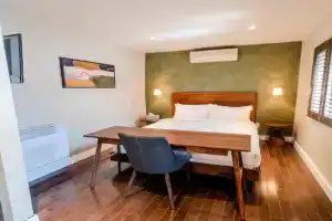 Self Check-In Boutique Hotel - Quartier latin - Room 203, Montreal