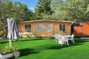 הבקתה Guest house, Netanya