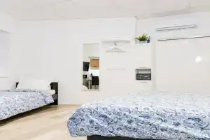 Private room #2 with King size & Single, ground floor, AC, 2min to RAB, Ramstein